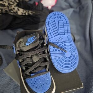 Nike Kids Black and Blue Sneakers